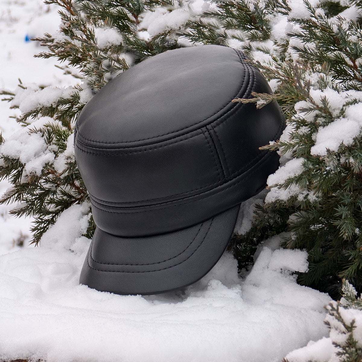 Cadet Cap in Genuine Leather, Black