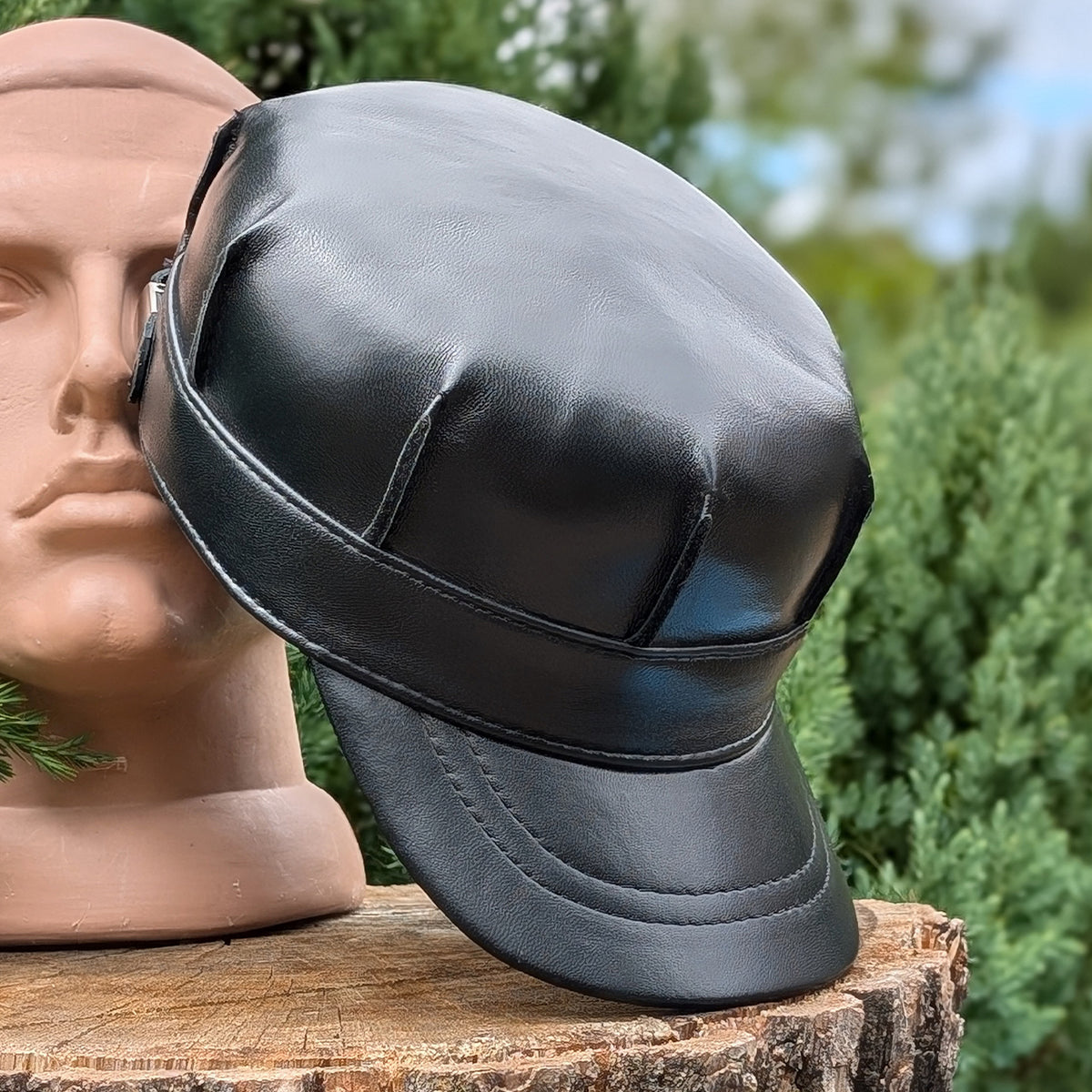 Cadet Cap in Genuine Leather, Black